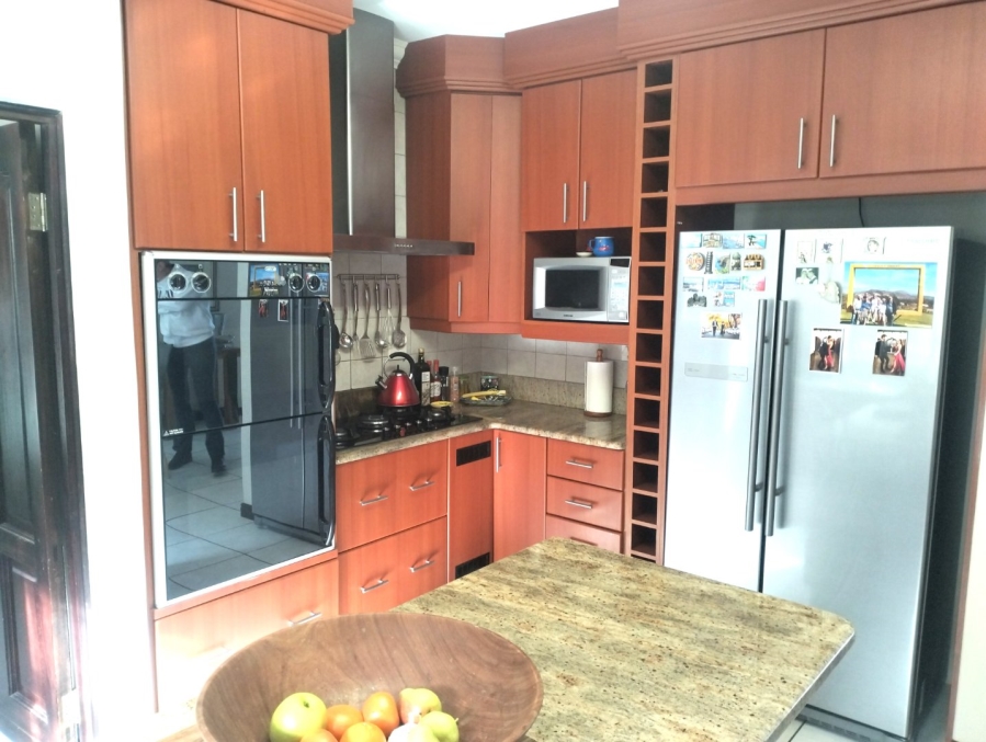 To Let 4 Bedroom Property for Rent in Outeniqua Strand Western Cape
